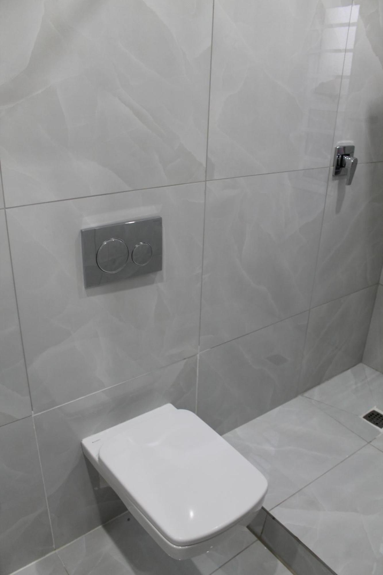 One Bedroom A4 Apartment *